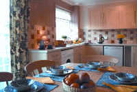 Moderne K�che mit Essplatz